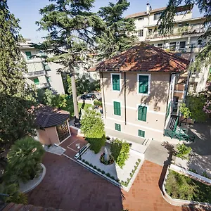 Aurora Aparthotel
